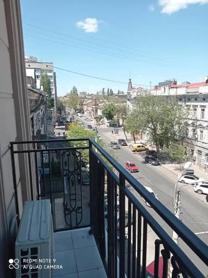 Comfortable Apartment In The Centre Одеса Екстер'єр фото